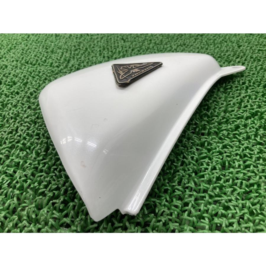 イナズマ400 サイドカバー 右 パール 03F スズキ 純正 中古 GK7BA エンブレム付き イナズマ1200にも 割れ欠け無し 品薄 Fn スズキ（SUZUKI） イナズマ400 サイドカバー 右 パール 03F 純正 中古