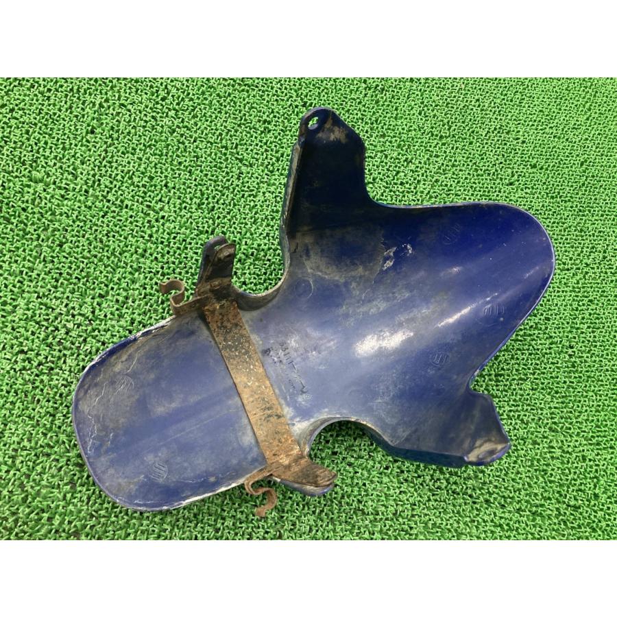 【絶版】SUZUKI RGV250Γ ガンマ フロントフェンダー VJ22A スズキ（SUZUKI） RGV250ガンマ フロントフェンダー 紺 22D0 純正 中古