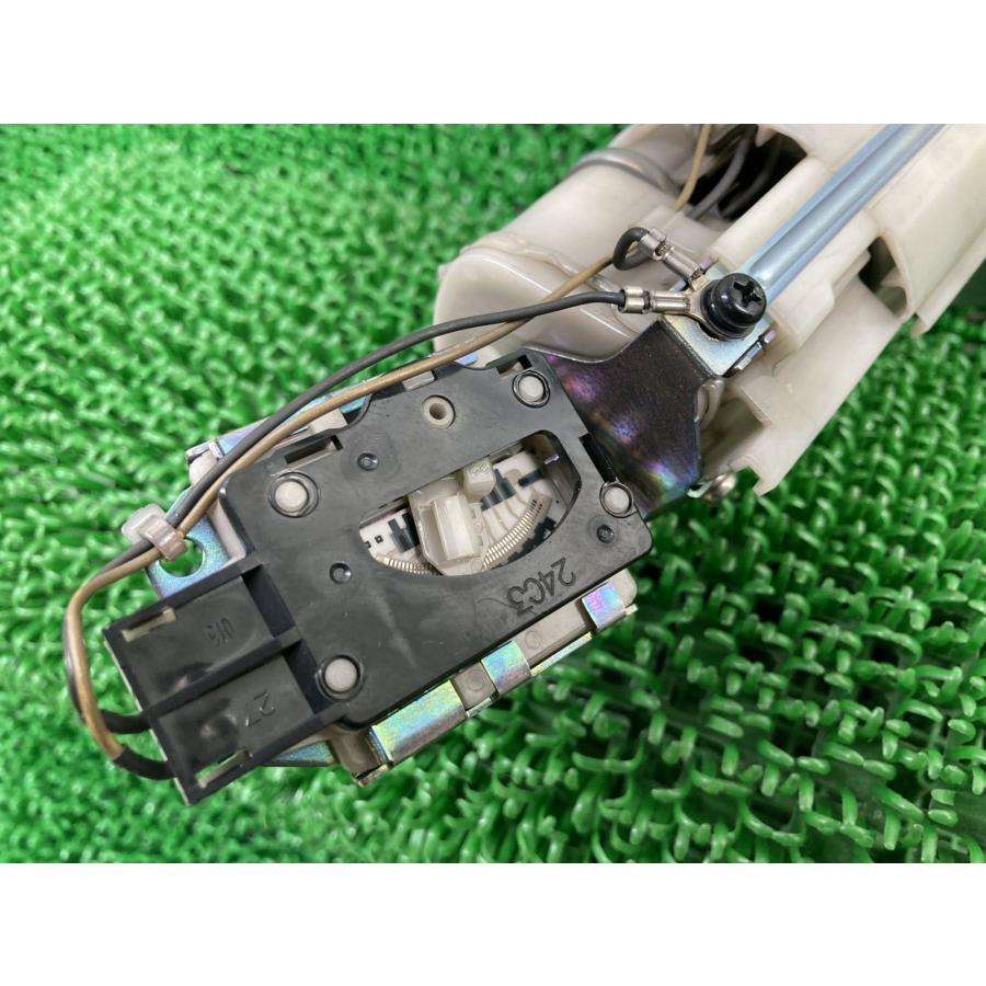 Vストローム1000 フューエルポンプ 15100-31J00 スズキ 純正 中古 バイク 部品 ジャンク VU51A 部品取りに V-STROM1000 品薄 Ek スズキ（SUZUKI） Vストローム1000 フューエルポンプ 15100-31J00 純正