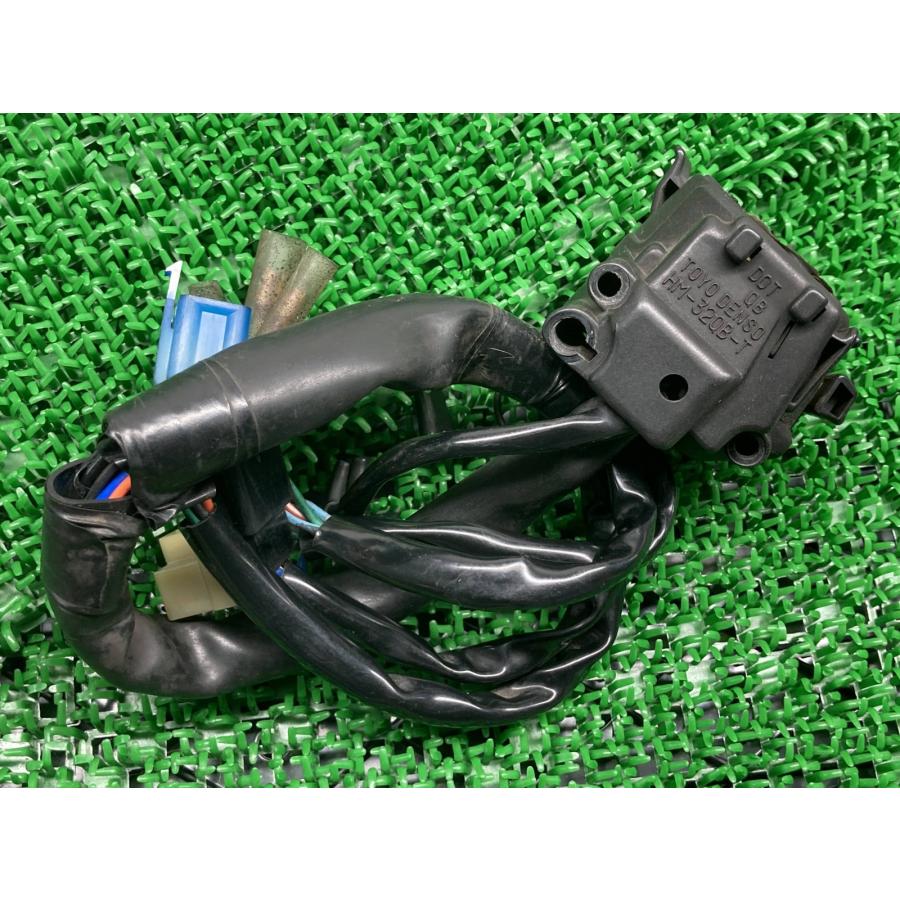 CB750 ハンドルスイッチ 左 HM-32QB-T ホンダ 純正 中古 バイク 部品 RC42 スイッチボックス 割れ欠け無し 品薄 希少品 Rx ホンダ（HONDA） CB750 ハンドルスイッチ 左 HM-32QB-T 純正 中古