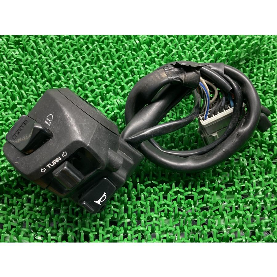 CBR1100XX ハンドルスイッチ 左 HM-32QB-T ホンダ 純正 中古 SC35 スーパーブラックバード スイッチボックス 割れ欠け無し 品薄 gO CBR1100XX ハンドルスイッチ 左 HM-32QB-T ホンダ 純正 SC35 スーパー