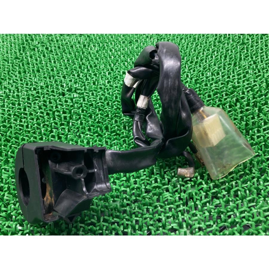 YZF-R3 MT-03 ハンドルスイッチ 右 ヤマハ 純正 中古 バイク 部品 RH13J スイッチボックス 割れ欠け無し 品薄 希少品 即日発送 Cf YAMAHA（ヤマハ） YZF-R3 MT-03 ハンドルスイッチ 右 純正 中古 バイク