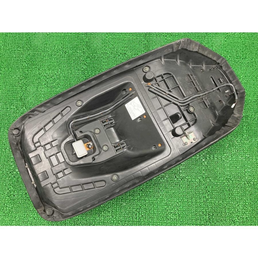 スズキ（SUZUKI） スカイウェイブ250SS シート 14G 純正 中古 バイク