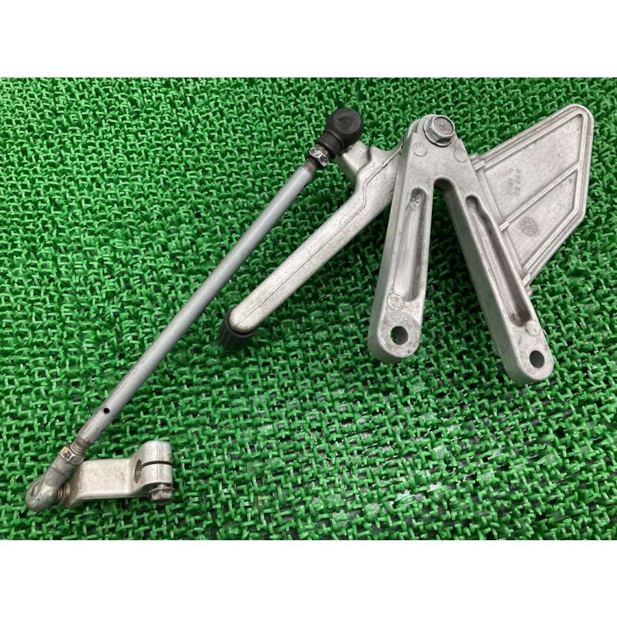 NSR250R メインステップホルダー 左 KV3 ホンダ 純正 中古 バイク 部品 MC21 シフトペダル シフトロッド 曲がり無し 希少 車検 Genuine dDの画像