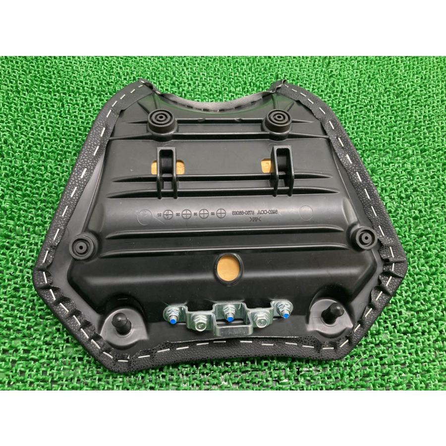 Z-H2 フロントシート 53066-0673 カワサキ 純正 中古 バイク 部品 ZR1000K メインシート 綺麗 良品 破れ無し 車検 Genuine uX カワサキ（Kawasaki） Z-H2 フロントシート 53066-0673 純正 中古