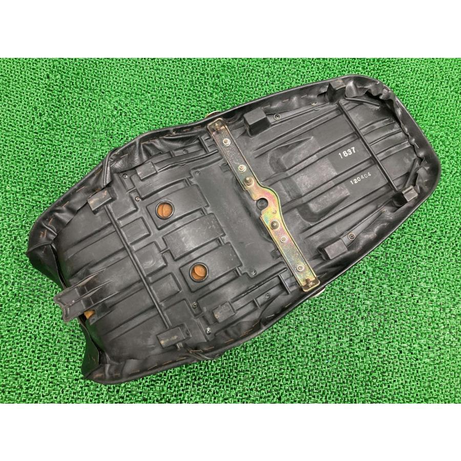 バリオスII シート 53001-1837 カワサキ 純正 中古 バイク 部品 ZR250B バリオス2 シートバンド アンコ盛り 修復素材やカスタム素材に gG_2