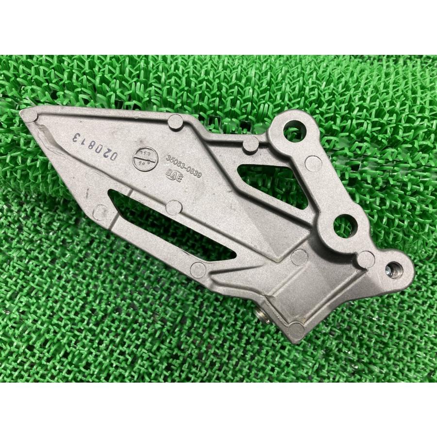 カワサキ（Kawasaki） NINJA250 ステップ 右 35063-0839 純正 中古