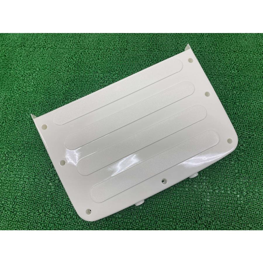 ジャイロキャノピー リアキャリアカバー 白 社外 中古 バイク 部品 TA02 TA03 GyroCanopy 背面カバー リアパネル 割れ欠け無し zY ジャイロキャノピー リアキャリアカバー 白 社外 中古 バイク 部品