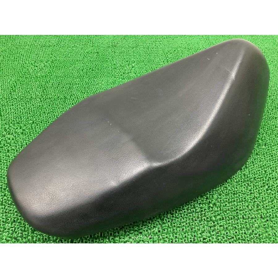 アドレスV125S シート 04J0 スズキ 純正 バイク 部品 CF4MA 修復素材や張り替えベースに 品薄 希少品 車検 Genuine 【中古】 86 スズキ（SUZUKI） アドレスV125S シート 04J0 純正 中古 バイク 部品