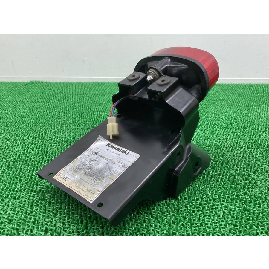 バリオス バリオスII リアフェンダー 35023-1318 カワサキ 純正 中古 バイク 部品 ZR250A ZR250B バリオス2 テールランプ コケキズ無し Dsの画像