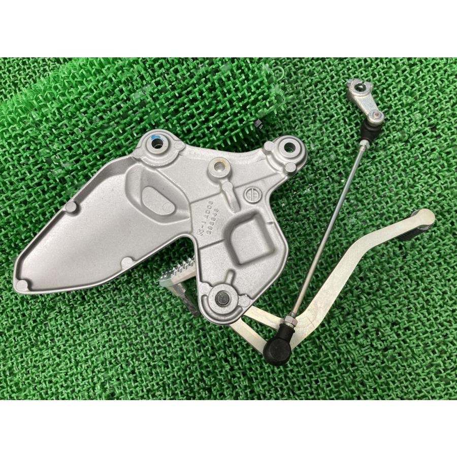 スズキ（SUZUKI） SV650 ステップ 左 298848 純正 中古 バイク 部品