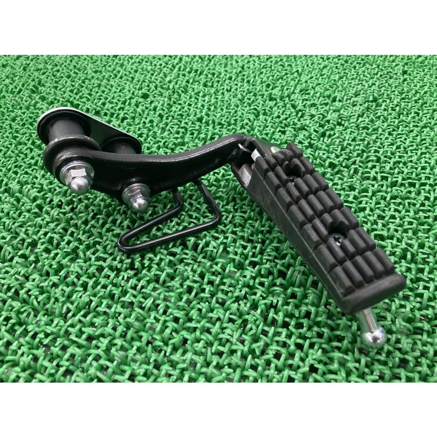 YAMAHA（ヤマハ） SR400 ステップ 右 純正 中古 バイク 部品 RH03J