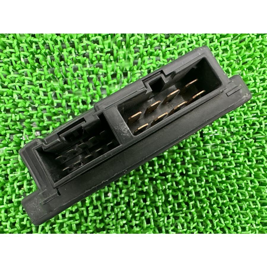 ゼファーカイ ヒューズボックス 26021-1099 カワサキ 純正 中古 ZR400G ジャンクションボックス 機能的問題なし ゼファー750 ゼファー1100 yIの画像