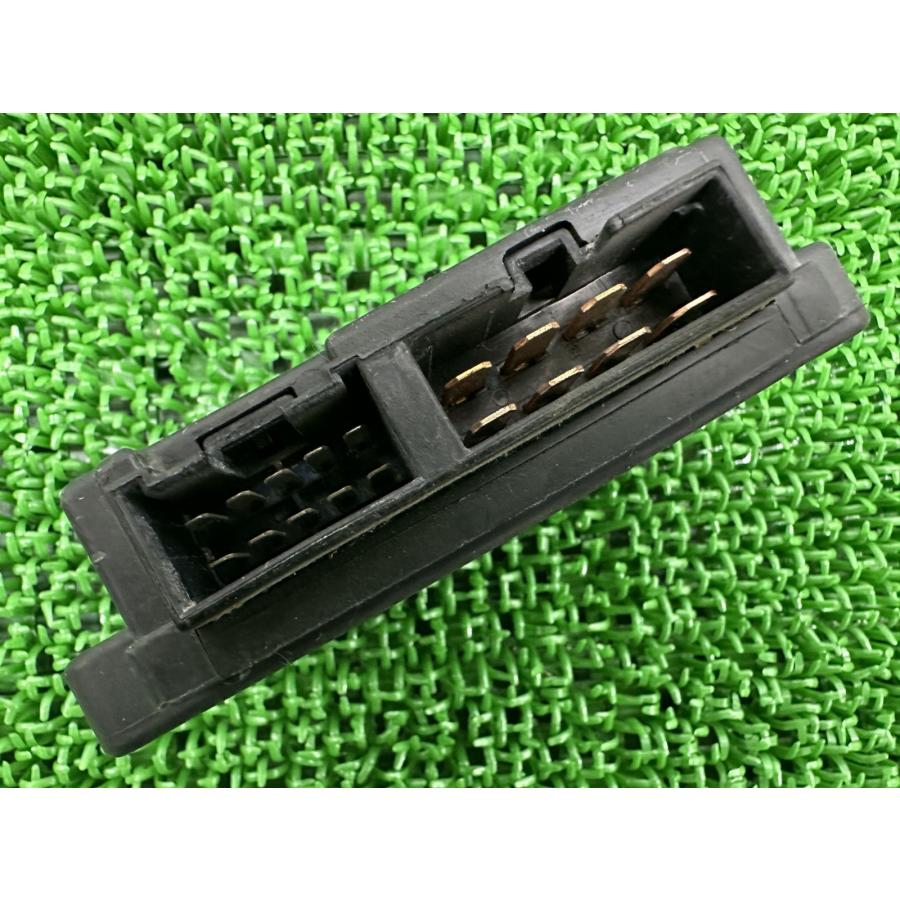 カワサキ（Kawasaki） ZZ-R250 ヒューズボックス 26021-1081 純正 中古