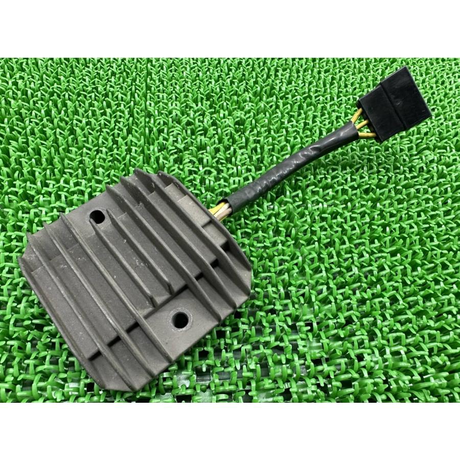 カワサキ（Kawasaki） ZRX400 レギュレター 純正 中古 バイク 部品