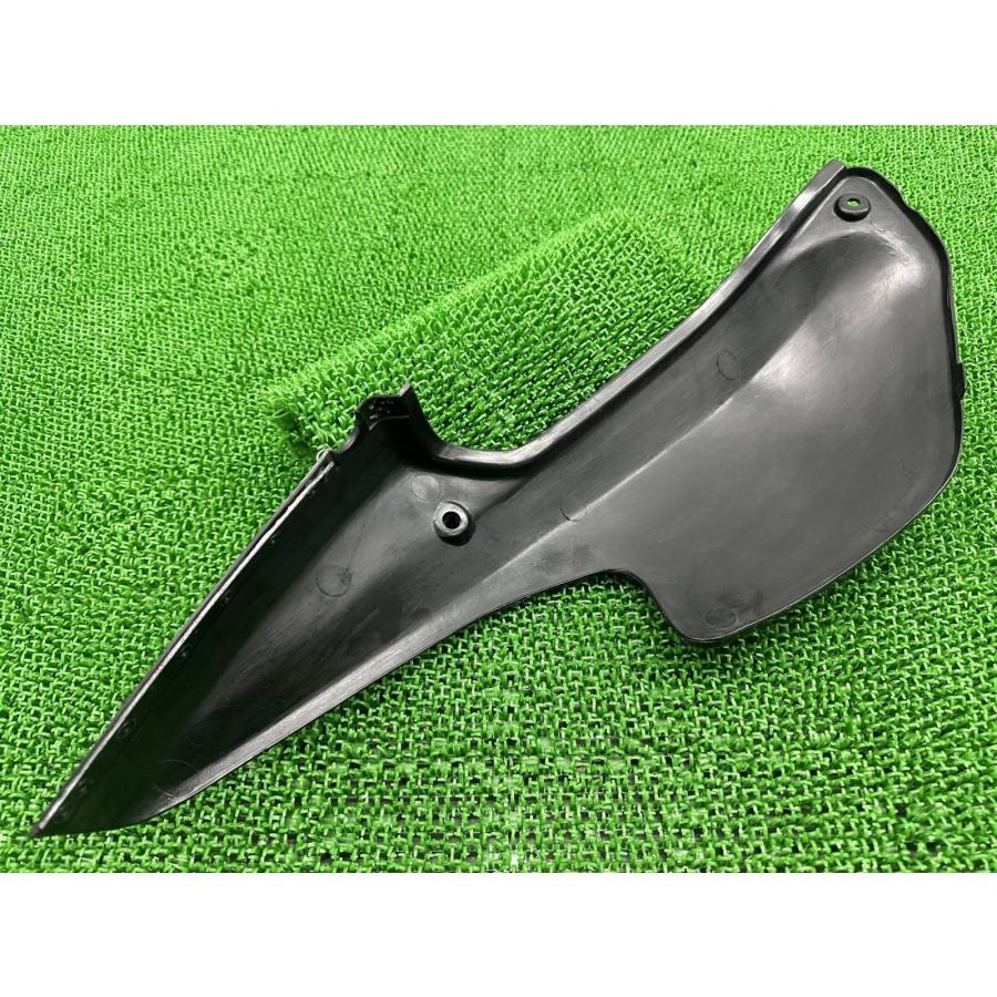 KSR110 テールカウル 左 黒 14041-1099 カワサキ 純正 中古 バイク 部品 KL110A サイドカバー シートカウル コケキズ無し 割れ欠け無し Kiの画像