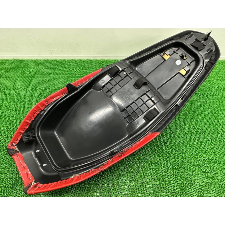 ノイワットダン製PCX125 PCX150 シート 赤 社外 中古 バイク 部品 JF81