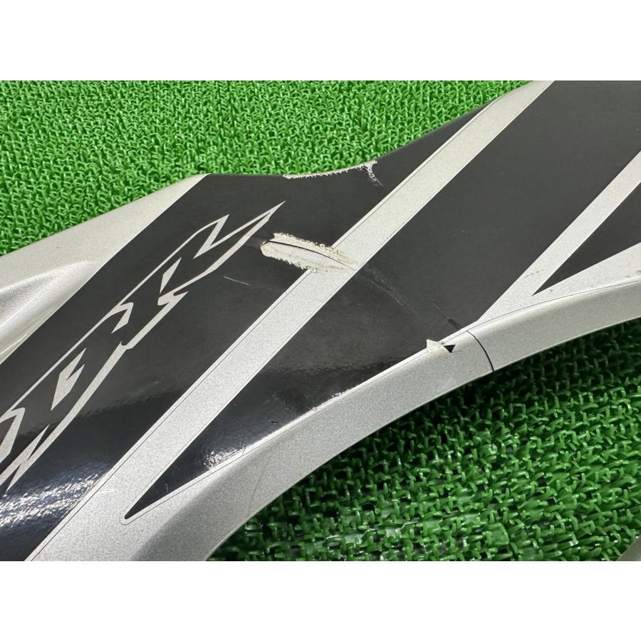 CBR1000RR サイドカウル 左 銀/黒 MEL ホンダ 純正 中古 バイク 部品 SC57 フロントサイド 修復素材に 欠損無し 品薄 oN ホンダ（HONDA） CBR1000RR サイドカウル 左 銀/黒 MEL 純正 中古