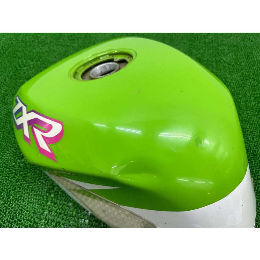 じん【商品本体】 ZXR400 タンク 緑 カワサキ 純正 中古 ZX400L ノーマルガソリンタンク