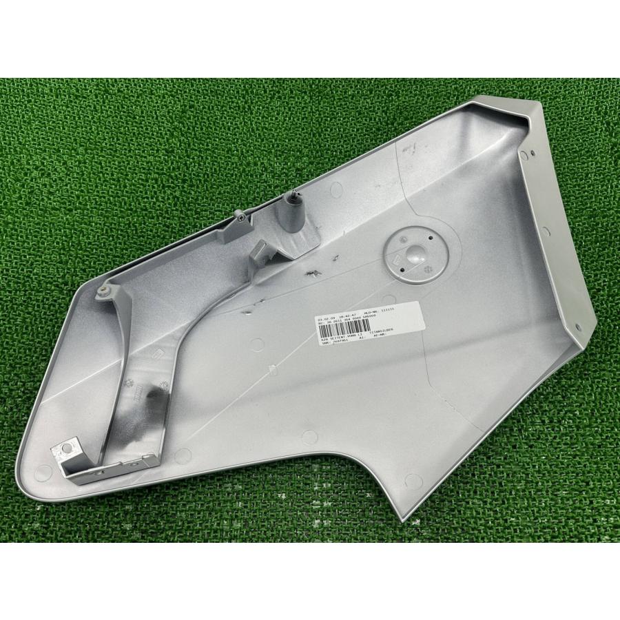 R1200RT アッパーカウル 左 銀 40757006090  純正 中古 バイク 部品 フロントサイドカウル 綺麗 良品 割れ欠け無し iH BMW R1200RT アッパーカウル 左 銀 40757006090 BMW 純正 中古 バイク