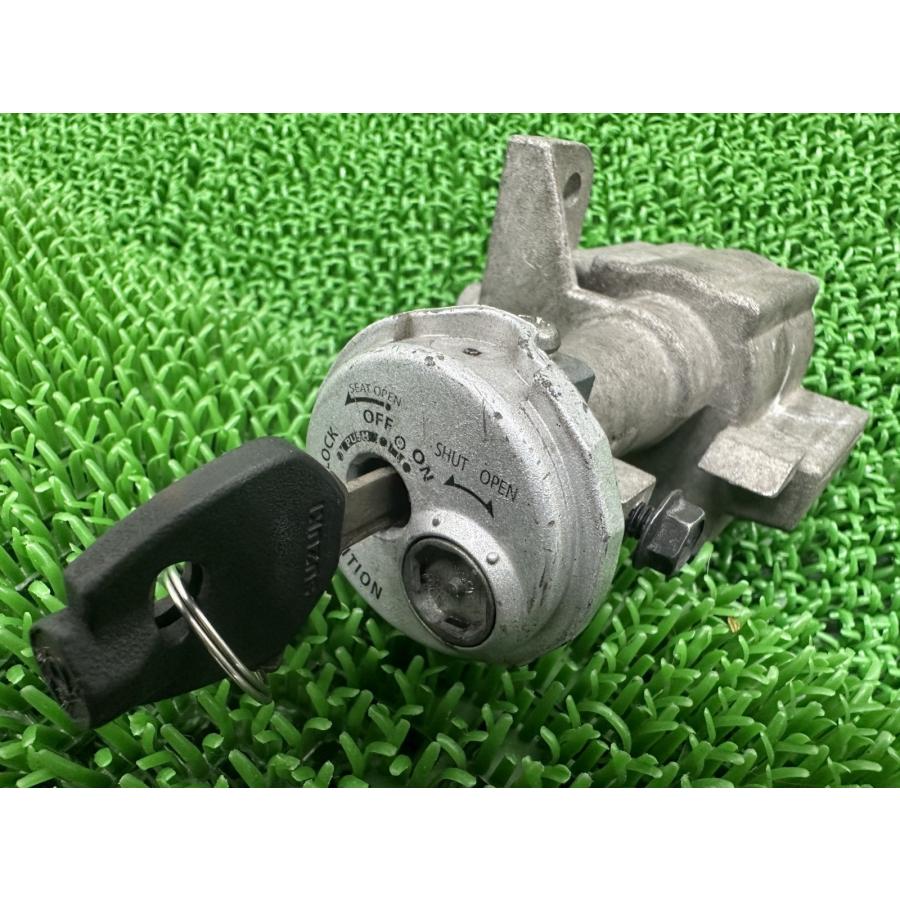 スズキ（SUZUKI） レッツ4 メインキーシリンダー 純正 中古 CA41A