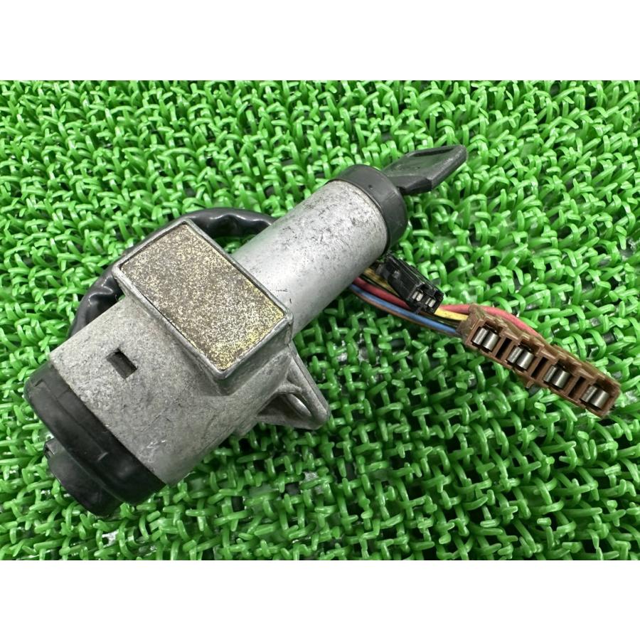 ホンダ（HONDA） VT250F メインキーシリンダー 純正 中古 バイク 部品