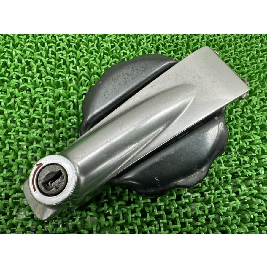 ホンダ（HONDA） CB750F タンクキャップ 純正 中古 バイク 部品 RC04