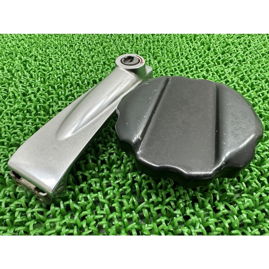ホンダ（HONDA） CB750F タンクキャップ 純正 中古 バイク 部品 RC04