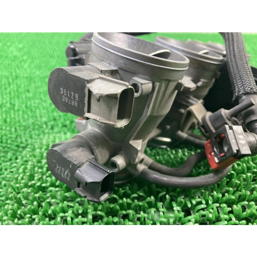 カワサキ（Kawasaki） Z1000 スロットルボディ T034 純正 中古 バイク