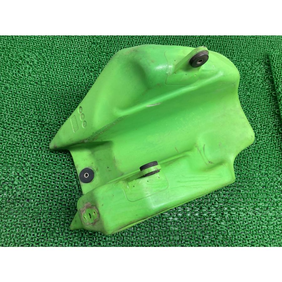 カワサキ（Kawasaki） KDX200 タンク 緑 純正 中古 バイク 部品 C2 86