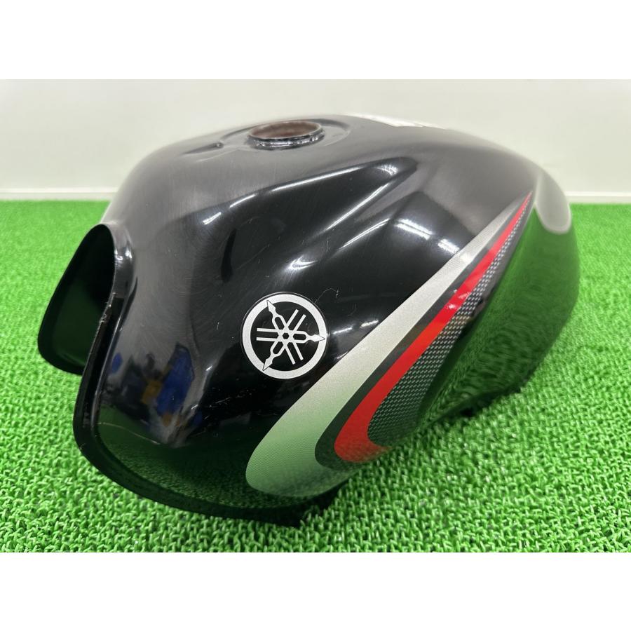 YAMAHA（ヤマハ） YBR125 タンク 黒 純正 中古 バイク 部品 LBPPCJL