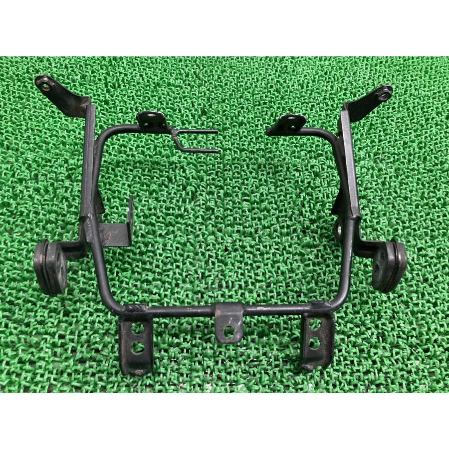 カワサキ（Kawasaki） ZRX400 ヘッドライトステー 純正 中古 バイク