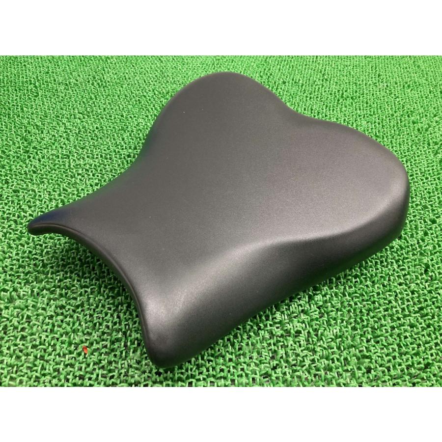 W650シート カワサキ（Kawasaki） ZX-25R フロントシート 53066-0670 純正 中古