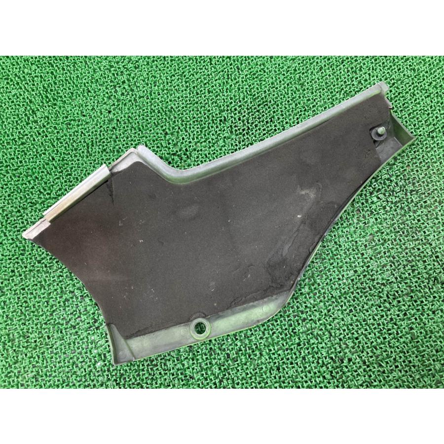 GPZ900R サイドカバー 右 緑/パール カワサキ 純正 中古 ZX900A 修復素材に oQ カワサキ（Kawasaki） GPZ900R サイドカバー 右 緑/パール 純正 中古