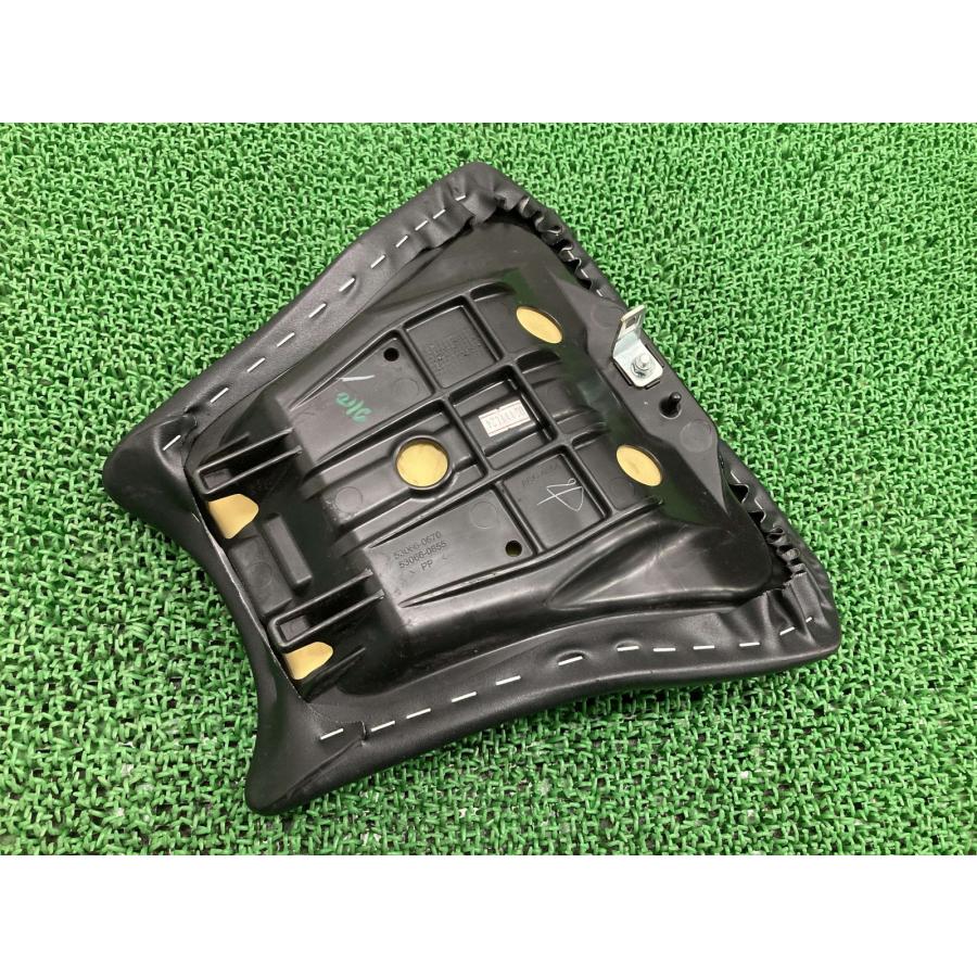 ゆう カワサキ（Kawasaki） ZX-25R ZX-4R フロントシート 53066-0670 純正
