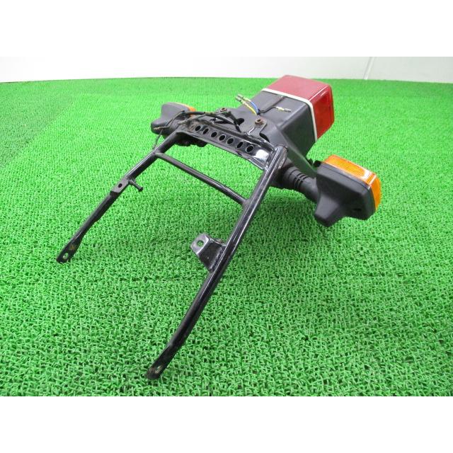 TW200 リアフェンダー ヤマハ 純正 バイク 部品 DG07J-028*** ステー テールランプ 割れ欠け無し 品薄 希少品 【中古】 92 ヤマハ発動機 TW200 リアフェンダー ヤマハ 純正 中古 バイク 部品
