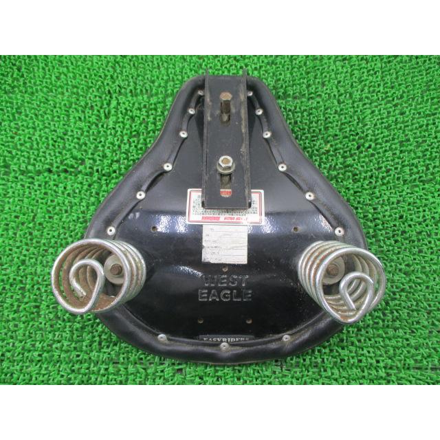 イージーライダース製ハーレーXL1200R シート 社外 中古 2006年式外し ビンテージナローシート 修復素材や張替えベースに スポーツスター 46 |  | 02