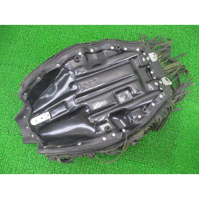 サドルマン製ハーレーFLHR1450 シート 社外 フリンジ付きソロシート コンディション良好 破れ無し 品薄 希少品 【中古】 97 サドルマン製ハーレーFLHR1450 シート 社外 中古 フリンジ付き
