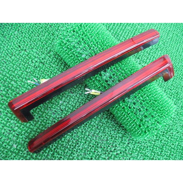 FLHTCU1690 LEDサイドマーカー 左右 4481/4482 ハーレー 純正 バイク 部品 4481 4482 コンディション良好 割れ欠け無し 【中古】 66 FLHTCU1690 LEDサイドマーカー 左右 4481/4482 ハーレー 純正 中古