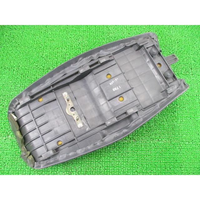 カワサキ（Kawasaki） GPZ1100 シート 53001-1793 純正 中古 バイク