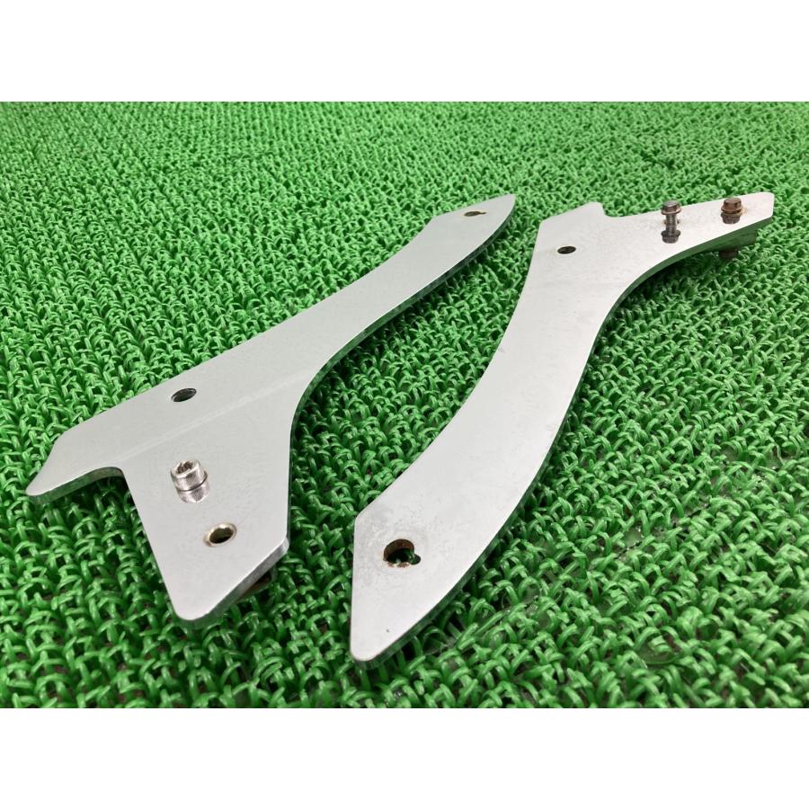 ハリケーン製ドラッグスター400クラシック シーシーバープレート