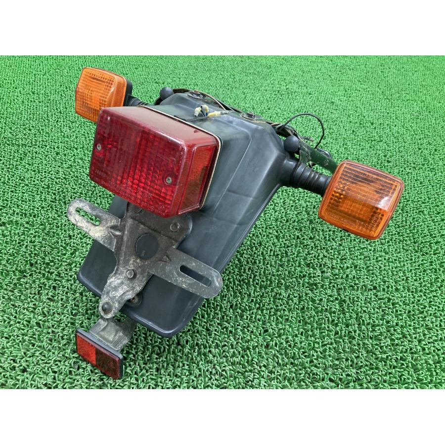 ヤマハ発動機 TW200 リアフェンダー ヤマハ 純正 中古 バイク 部品