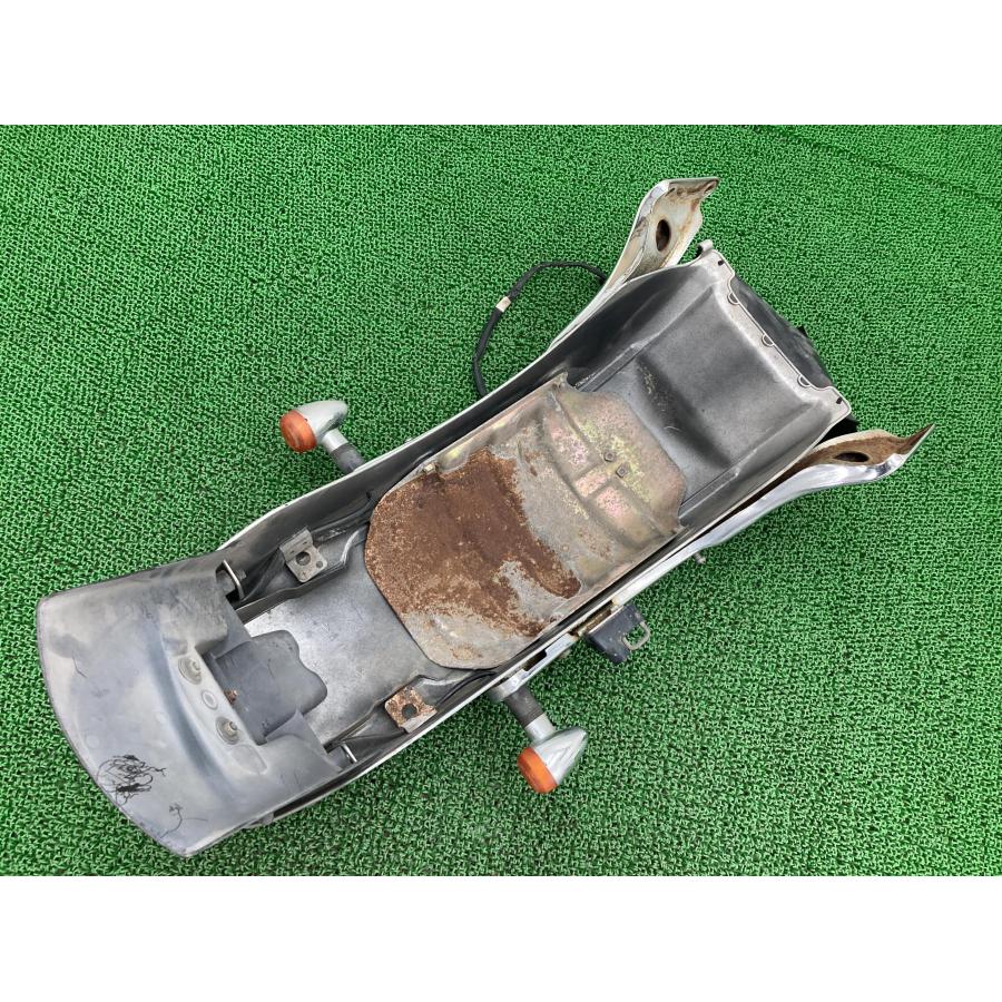 ドラッグスター400 4TR vh01j純正リアフェンダーテールランプ付き 割れ