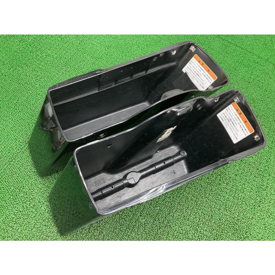 FLHRC1580 パニアケース 左右 黒 79106-03A/79107-03A ハーレー 純正 79106-03A 79107-03A ペイント素材に 割れ欠け無し 【中古】 8 Harley Davidson（ハーレー・ダビッドソン） FLHRC1580 パニアケース