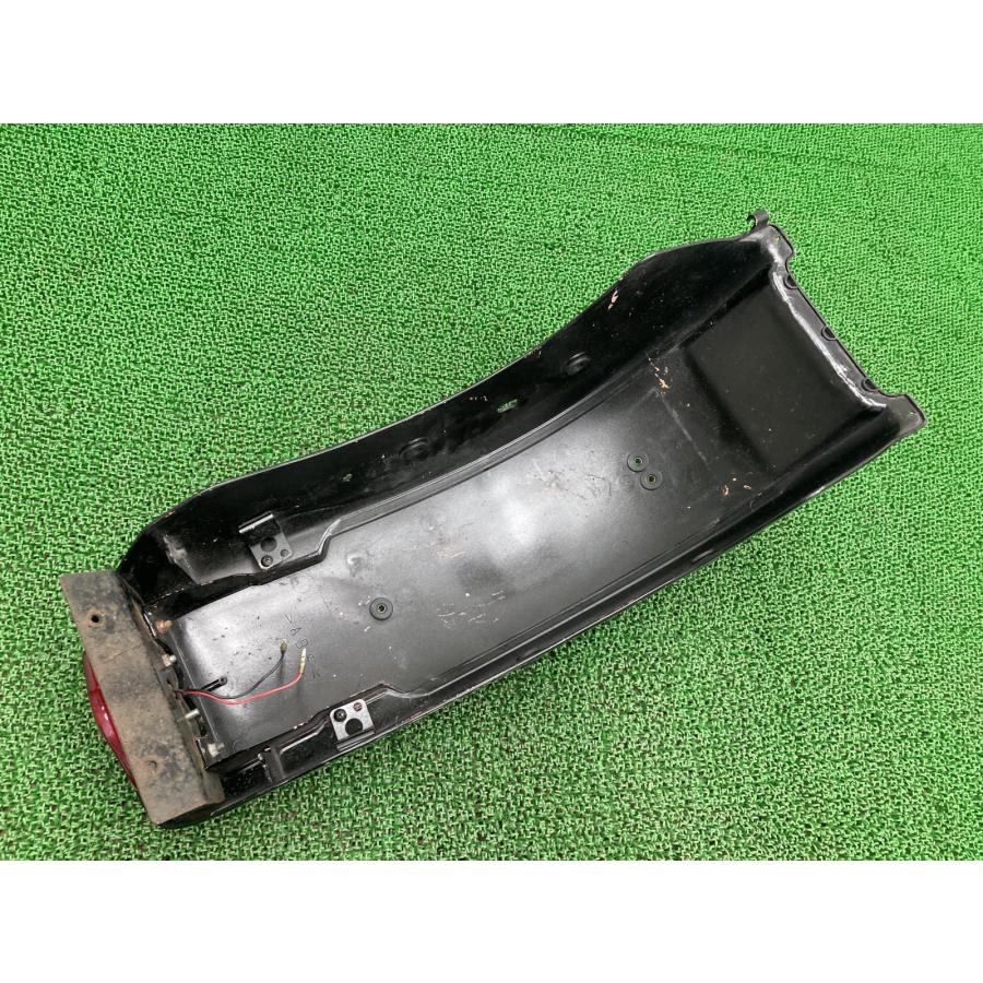 ドラッグスター400 リアフェンダー 黒 ヤマハ 純正 中古 バイク 部品 4TR VH01J ペイント素材に 割れ欠け無し 品薄 希少品 車検 Genuine kKの画像