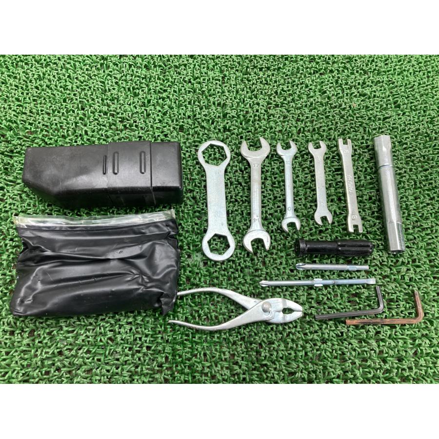 Tt250r ツールボックス ヤマハ 純正 中古 バイク 部品 4gy 車載工具付き 工具入れ 割れ欠け無し 品薄 希少品 車検 Genuine ティーエスパーツ 通販 Yahoo ショッピング