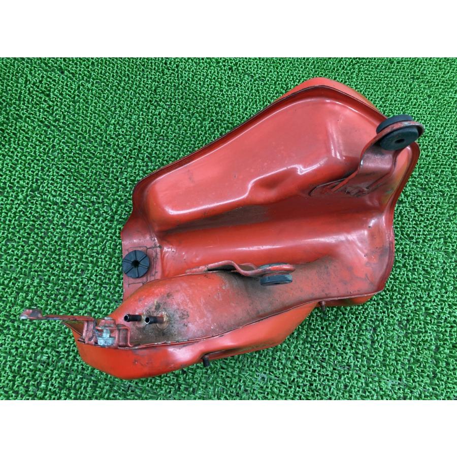ホンダ（HONDA） CRM50 タンク 赤 純正 中古 バイク 部品 AD10 修復