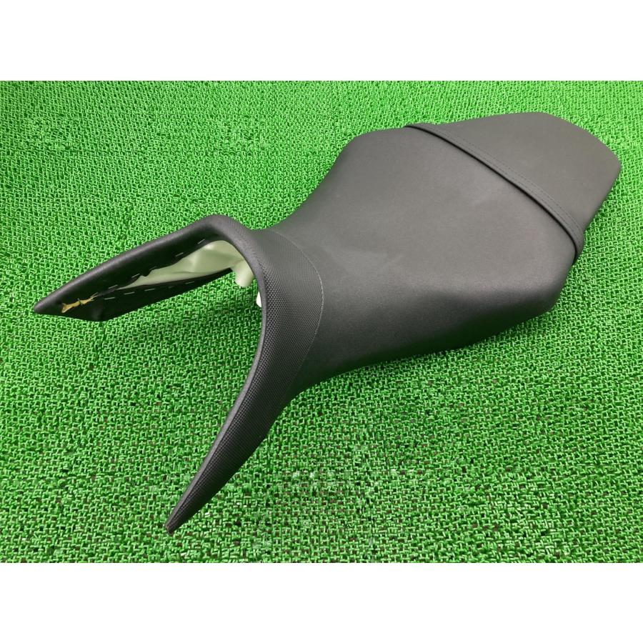YAMAHA（ヤマハ） MT-09 シート 1RC 純正 中古 バイク 部品 RN34J