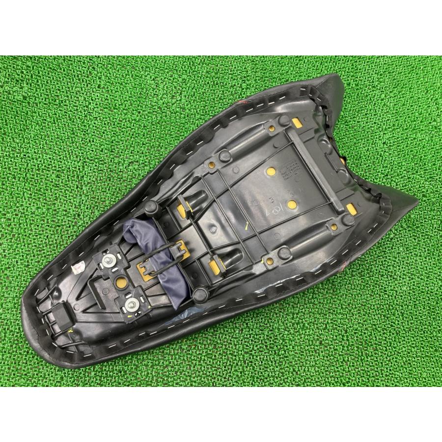 スズキ（SUZUKI） ジクサー150 シート 34J0 純正 中古 バイク 部品