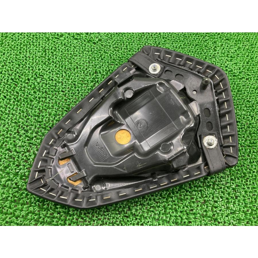 カワサキ NINJA250 タンデムシート 53066-0393 純正 中古 バイク カワサキ NINJA250 タンデムシート 53066-0393 純正 中古 バイク